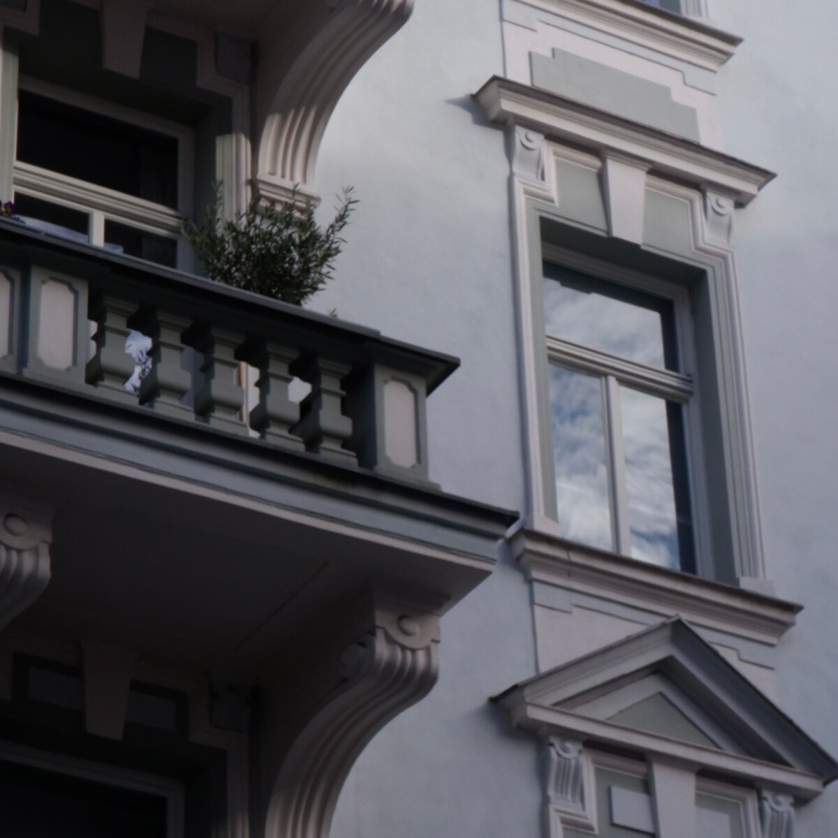 QNG-Immobilien-Investments: Rocket House Immobilien mit führender Position im westlichen Rheinland